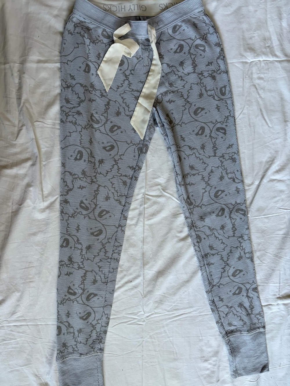 Gilly Hicks Light Gray Patterned Thermal Leggings with Cream Drawstring